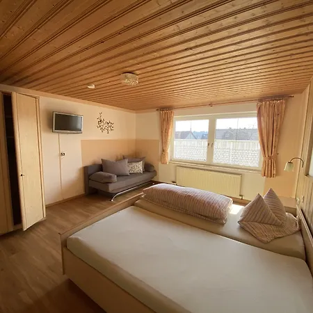 Konukevi Gaestehaus Memmelhof Neuburg an Der Donau